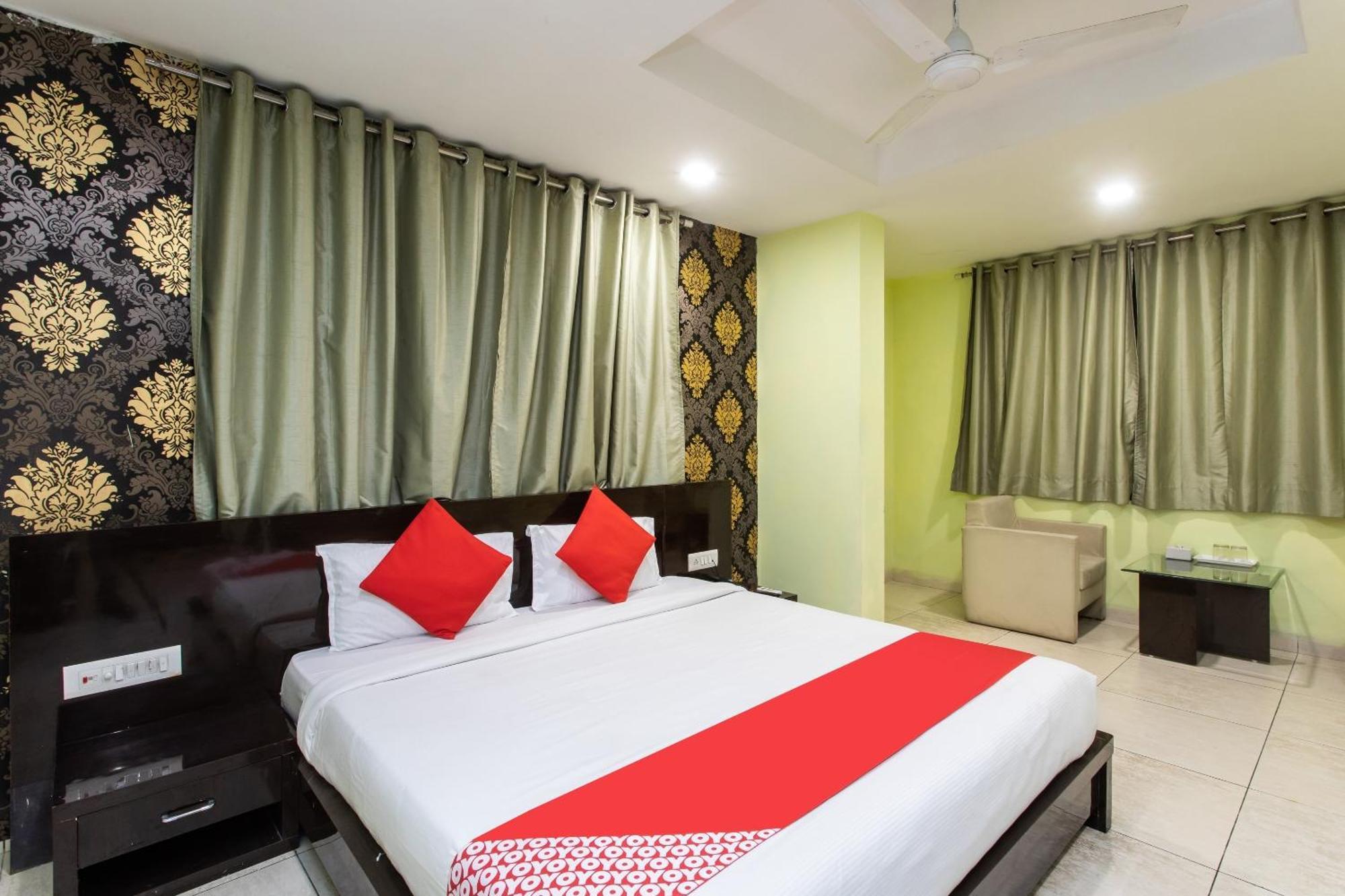 Capital O Swan Paradise Indore Eksteriør bilde