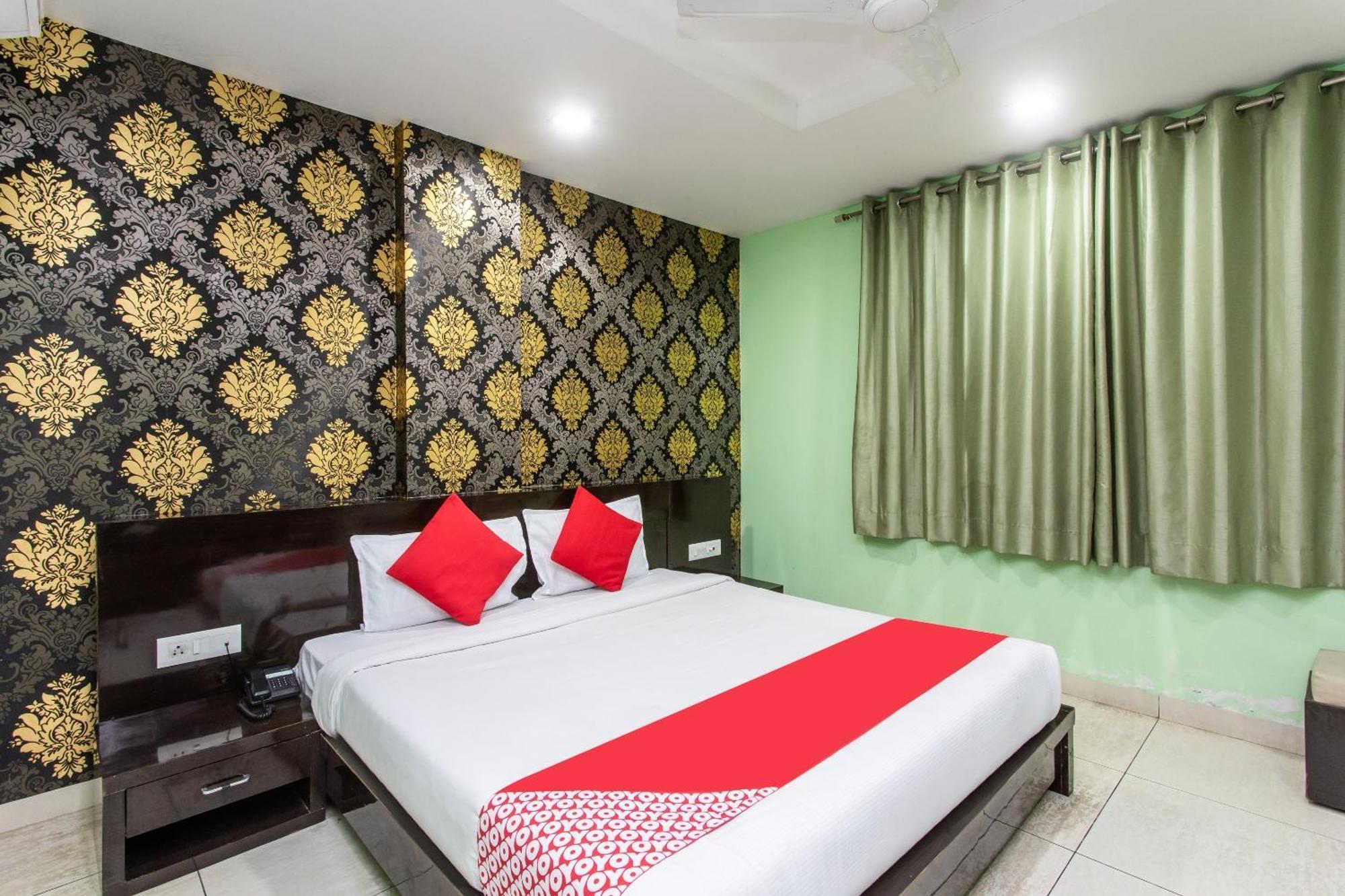 Capital O Swan Paradise Indore Eksteriør bilde