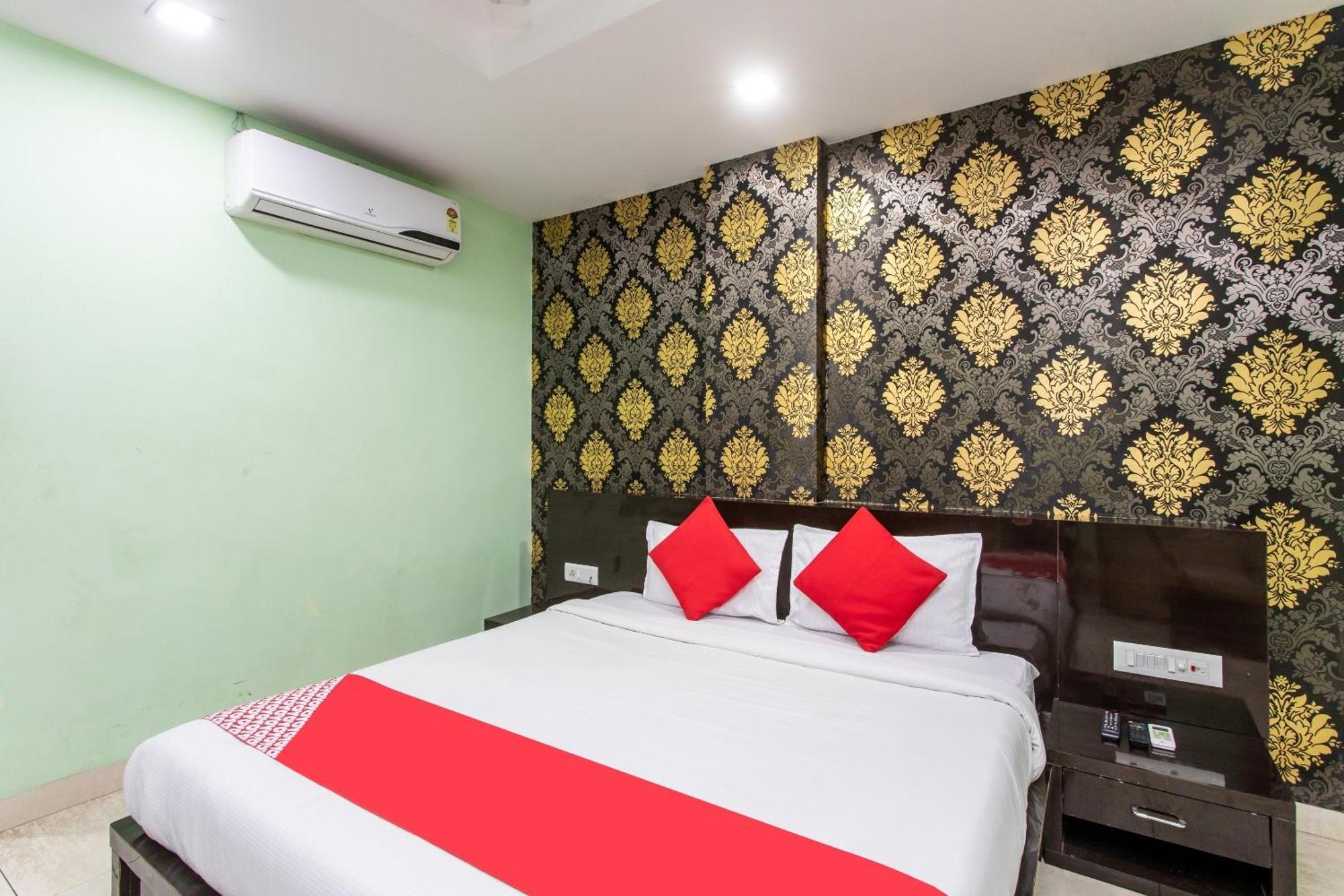 Capital O Swan Paradise Indore Eksteriør bilde
